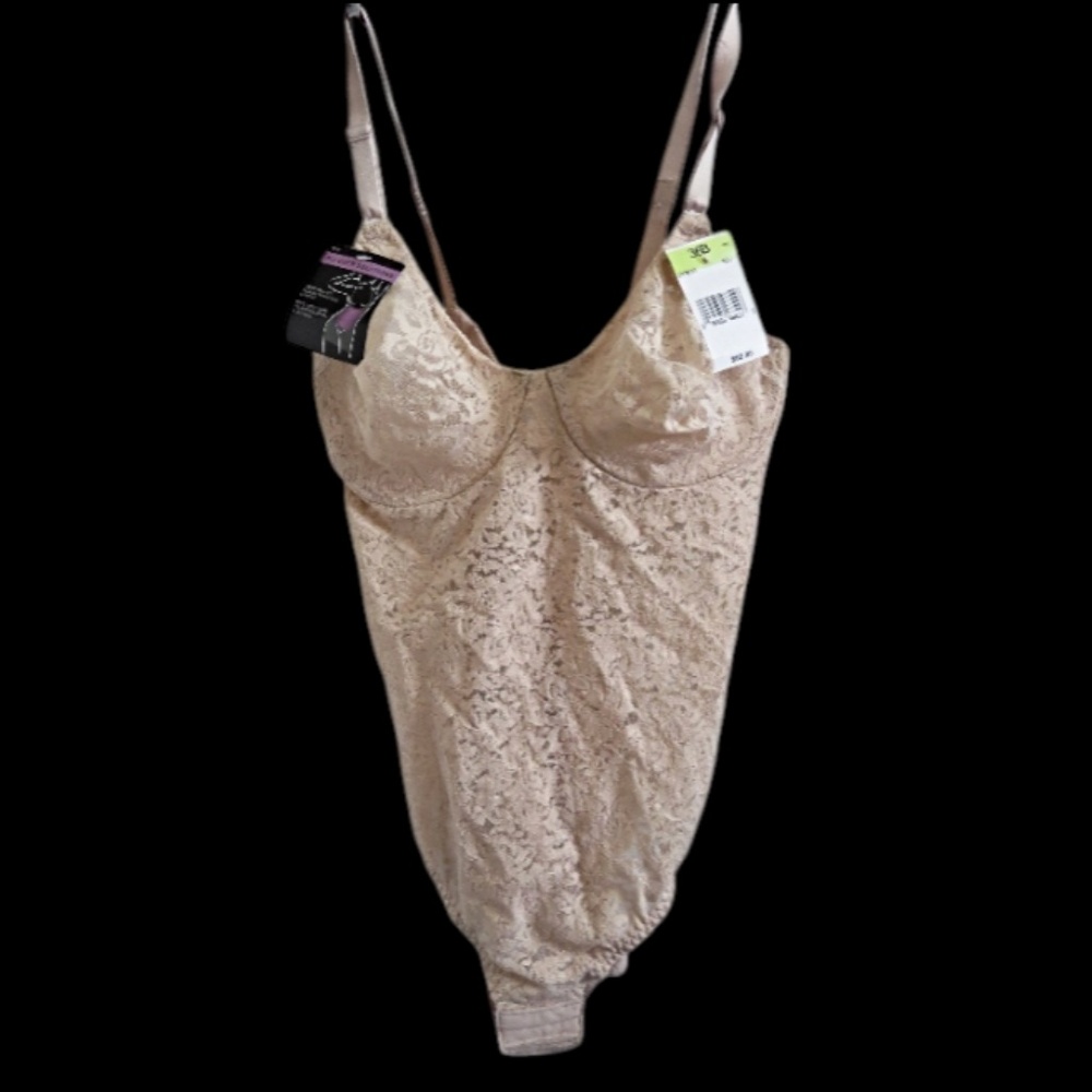 Retail $60 All Over Solutions Size 36B